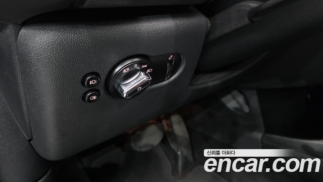 MINI Cooper S 5Door Standard 3rd 2015 — фото 17