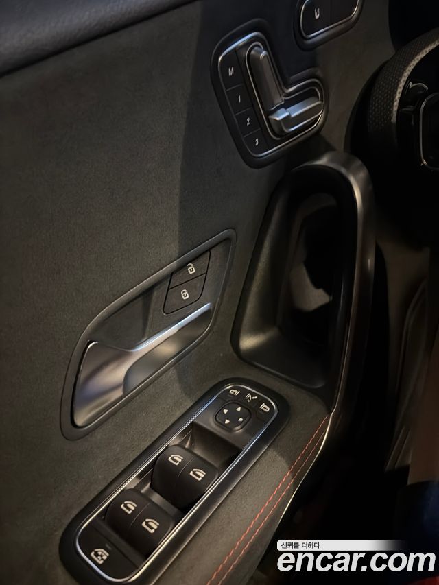 Mercedes-Benz A-Class (W177) AMG A35 4MATIC Sedan 2021 — фото 4