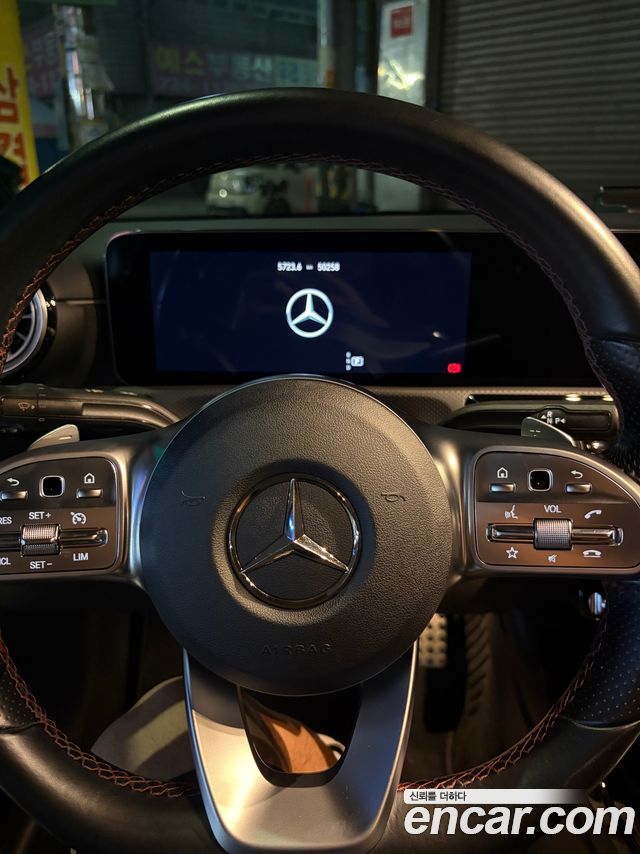 Mercedes-Benz A-Class (W177) AMG A35 4MATIC Sedan 2021 — фото 16