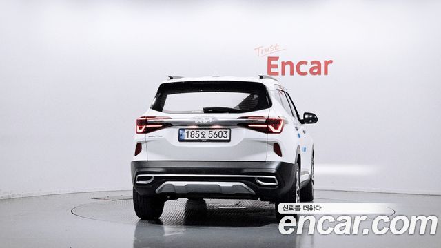 Kia Seltos Gasoline 1.6 Turbo 2WD Signature 2022 — фото 4