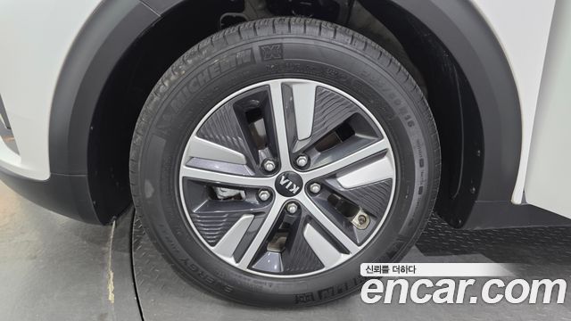 Kia Niro 1.6 HEV Prestige 2021 — фото 5