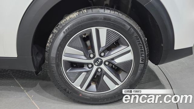 Kia Niro 1.6 HEV Prestige 2021 — фото 21