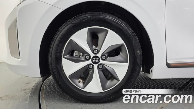 Hyundai Ioniq Electric N 2018 — фото 5