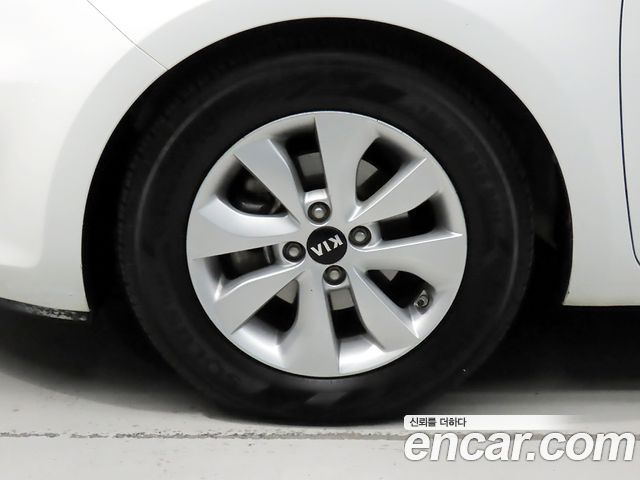 Kia Pride 4DR 1.6 GDI Luxury 2015 — фото 5