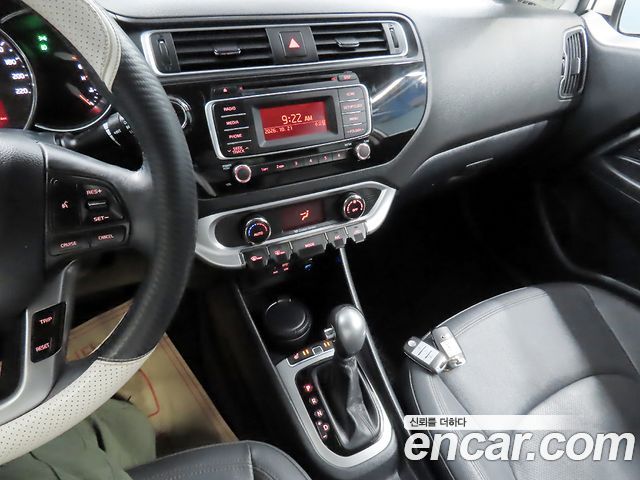 Kia Pride 4DR 1.6 GDI Luxury 2015 — фото 22
