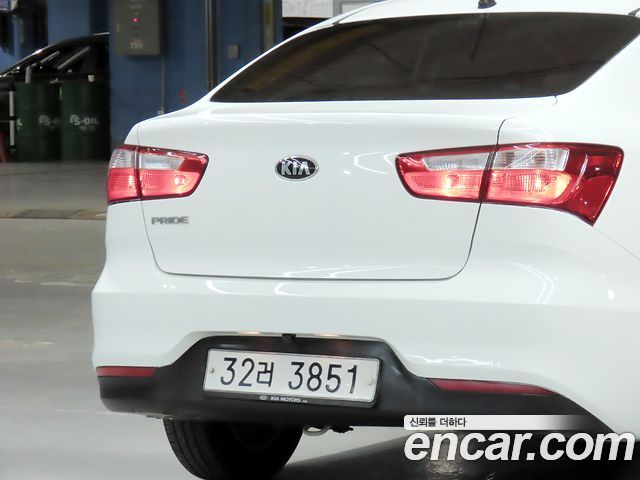Kia Pride 4DR 1.6 GDI Luxury 2015 — фото 23