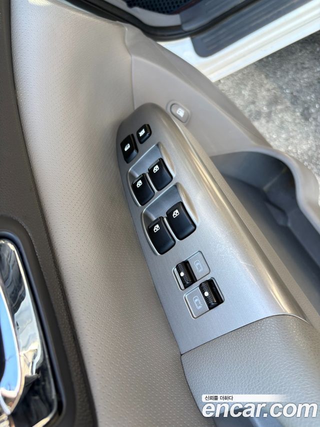 Kia Carnival R Grand Carnival GLX Luxury 2013 — фото 22