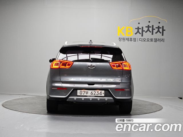 Kia Niro Noblesse 2018 — фото 4