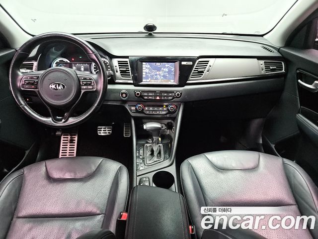 Kia Niro Noblesse 2018 — фото 10
