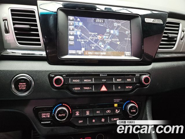 Kia Niro Noblesse 2018 — фото 13