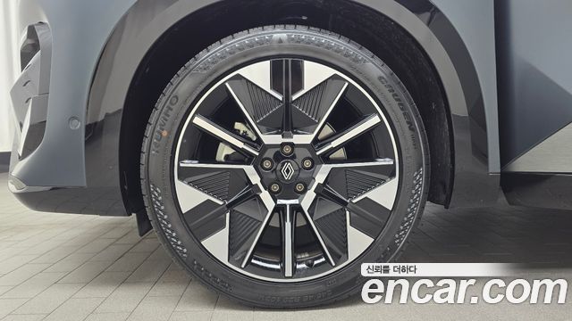 Renault Korea Filante 1.5 E-Tech Iconic 2WD 2027 — фото 5