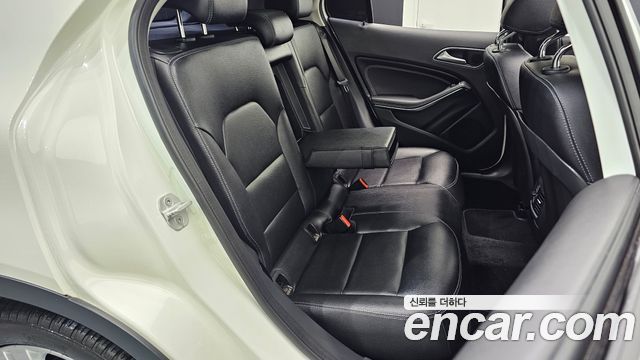 Mercedes-Benz GLA-Class (X156) GLA200 CDI 4MATIC 2015 — фото 11