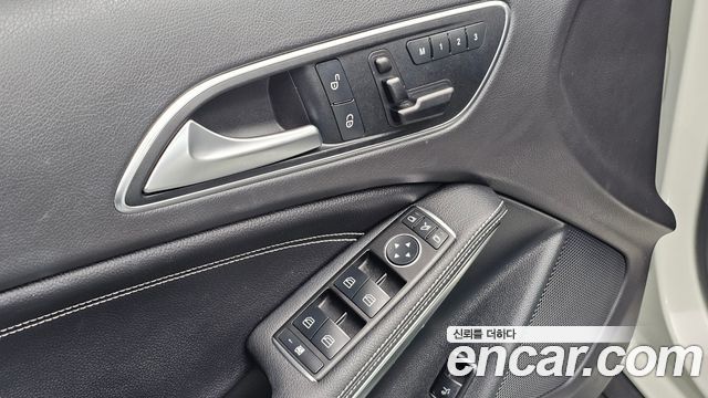 Mercedes-Benz GLA-Class (X156) GLA200 CDI 4MATIC 2015 — фото 17