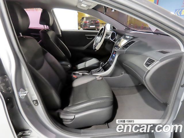 Hyundai Avante 1.6 GDi Modern Standard 2014 — фото 15