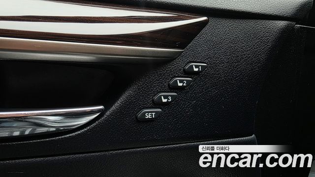 Lexus ES300h Supreme XV60 2018 — фото 33