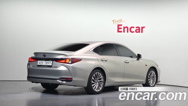 Lexus ES300h (VII) Luxury Plus 2019 — фото 2