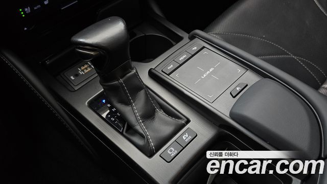 Lexus ES300h (VII) Luxury Plus 2019 — фото 9