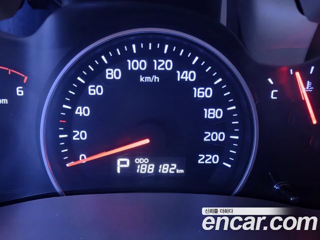 Kia Carnival R Grand Carnival GLX Luxury 2013 — фото 18