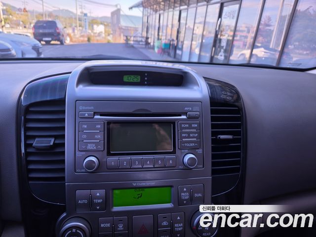 Kia Carnival R Grand Carnival GLX Luxury 2013 — фото 19