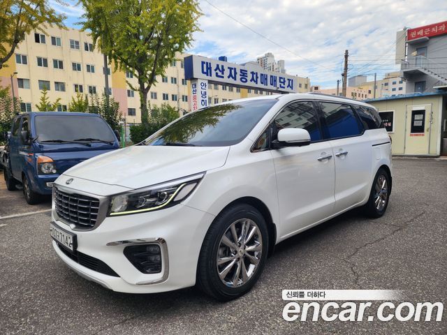 Kia Carnival 9-Seater Noblesse Special