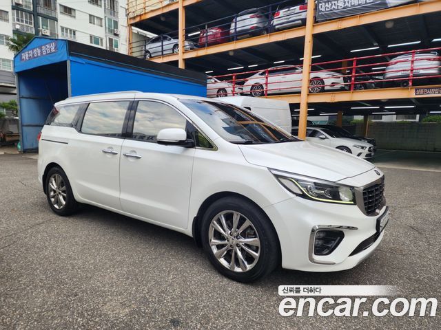 Kia Carnival 9-Seater Noblesse Special 2020 — фото 2
