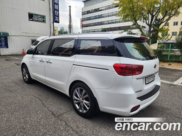 Kia Carnival 9-Seater Noblesse Special 2020 — фото 4