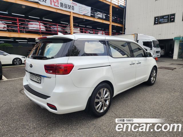 Kia Carnival 9-Seater Noblesse Special 2020 — фото 5