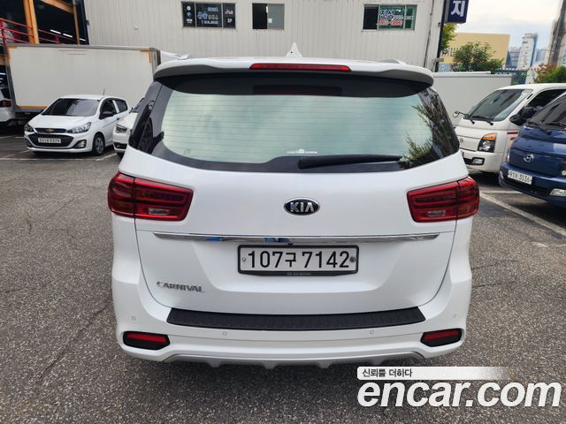 Kia Carnival 9-Seater Noblesse Special 2020 — фото 6