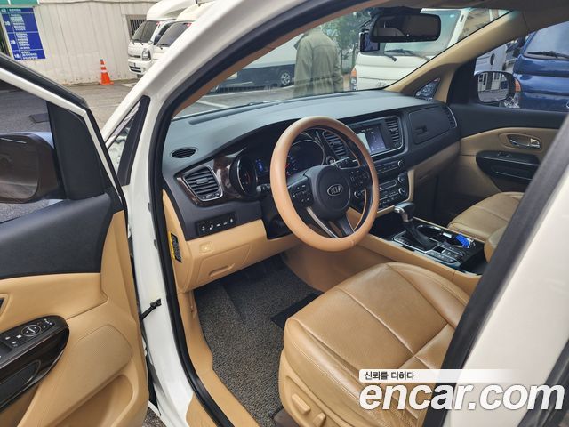 Kia Carnival 9-Seater Noblesse Special 2020 — фото 7