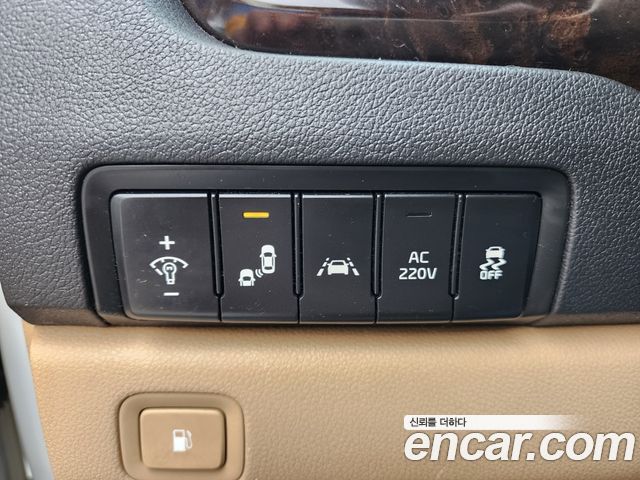 Kia Carnival 9-Seater Noblesse Special 2020 — фото 17