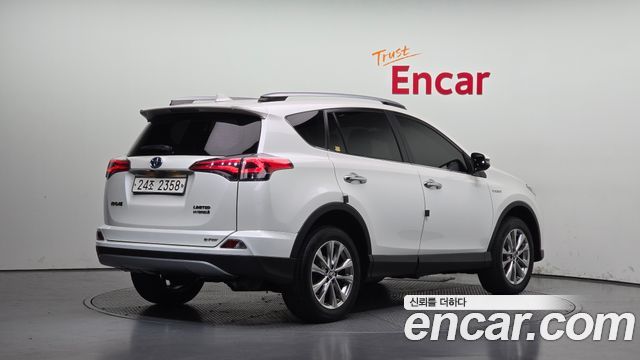 Toyota RAV4 2.5 4WD Hybrid 4th 2018 — фото 2