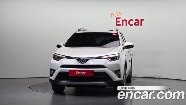 Toyota RAV4 2.5 4WD Hybrid 4th 2018 — фото 3