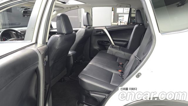 Toyota RAV4 2.5 4WD Hybrid 4th 2018 — фото 11