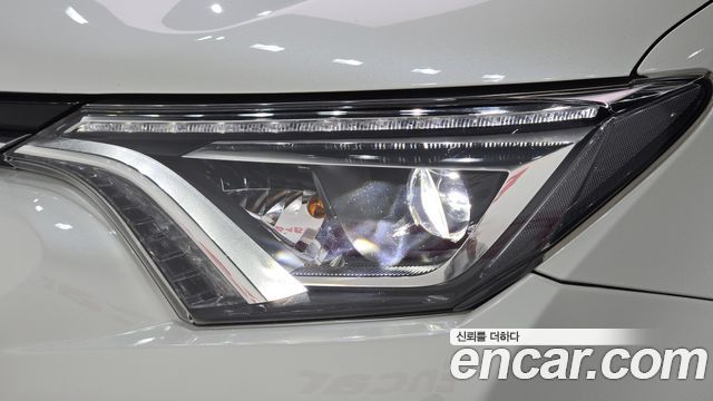 Toyota RAV4 2.5 4WD Hybrid 4th 2018 — фото 22