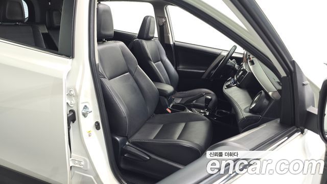 Toyota RAV4 2.5 4WD Hybrid 4th 2018 — фото 26