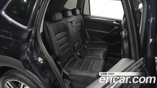 Volkswagen Tiguan Allspace 2.0 TDI Prestige 2018 — фото 12