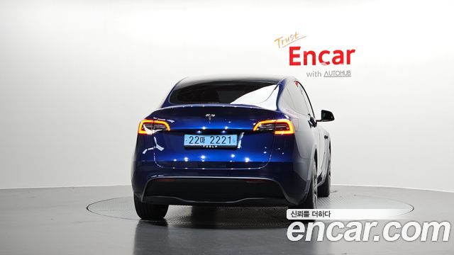 Tesla Model Y RWD 2025 — фото 4