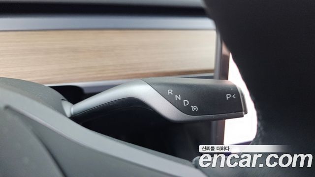 Tesla Model Y RWD 2025 — фото 9