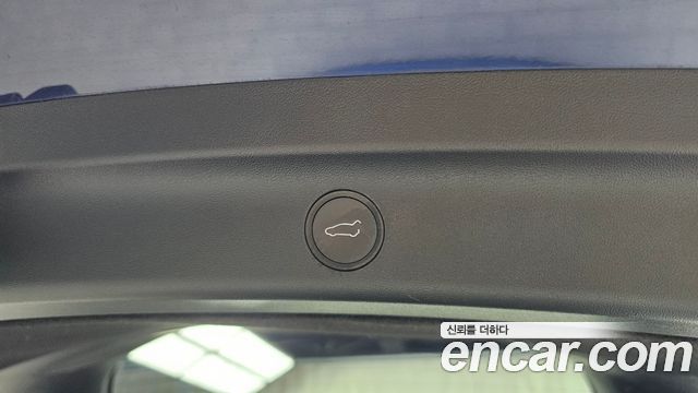 Tesla Model Y RWD 2025 — фото 17