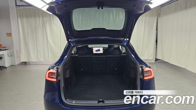 Tesla Model Y RWD 2025 — фото 18