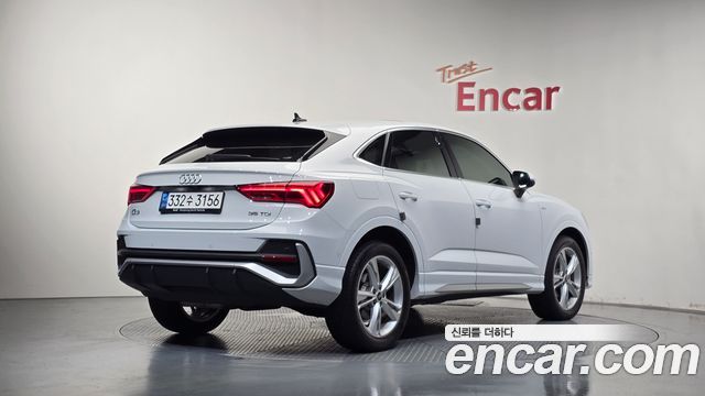 Audi Q3 (F3) 35 TDI Premium Sportback 2022 — фото 2