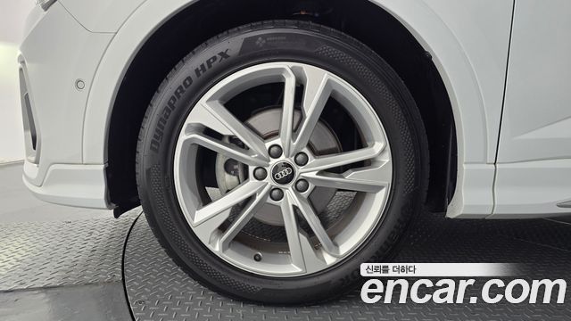 Audi Q3 (F3) 35 TDI Premium Sportback 2022 — фото 5