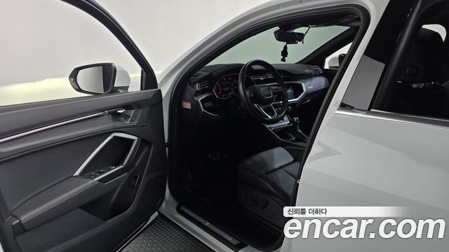Audi Q3 (F3) 35 TDI Premium Sportback 2022 — фото 10