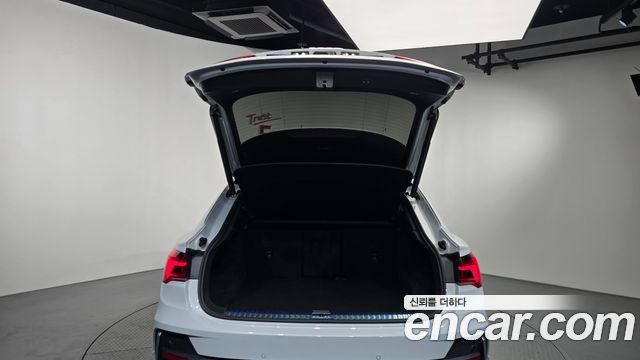Audi Q3 (F3) 35 TDI Premium Sportback 2022 — фото 18