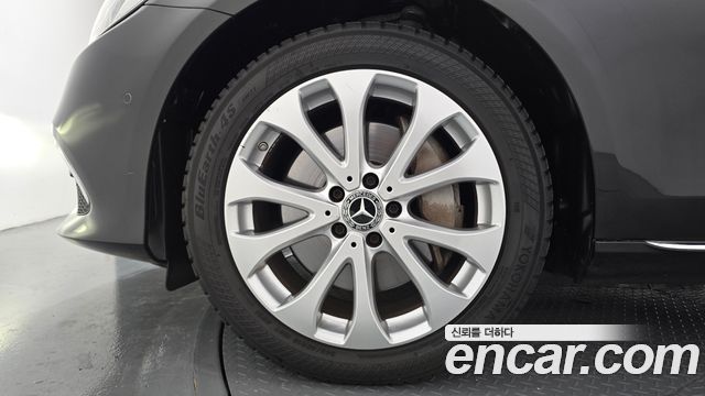 Mercedes-Benz E-Class (W213) E300 4MATIC Exclusive 2020 — фото 5