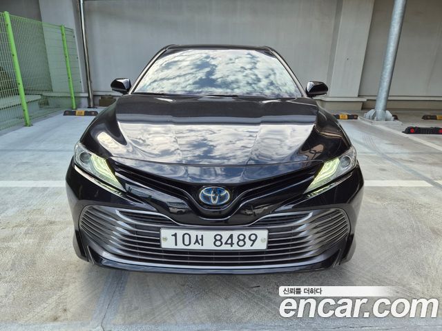 Toyota Camry (XV70) 2.5 XLE Hybrid