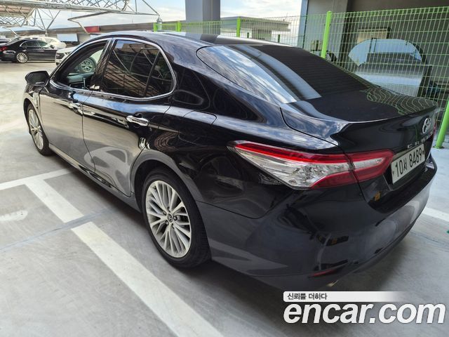 Toyota Camry (XV70) 2.5 XLE Hybrid 2019 — фото 6