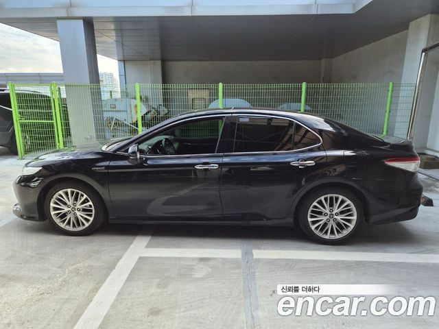 Toyota Camry (XV70) 2.5 XLE Hybrid 2019 — фото 8
