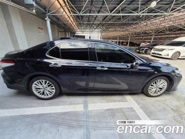Toyota Camry (XV70) 2.5 XLE Hybrid 2019 — фото 9