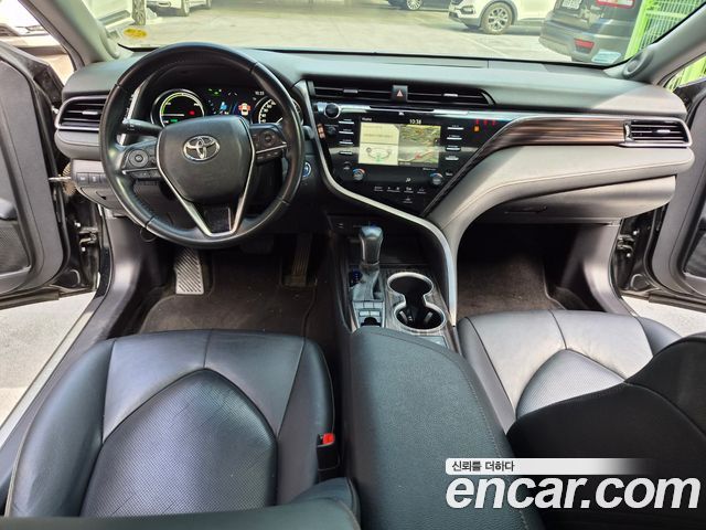 Toyota Camry (XV70) 2.5 XLE Hybrid 2019 — фото 15